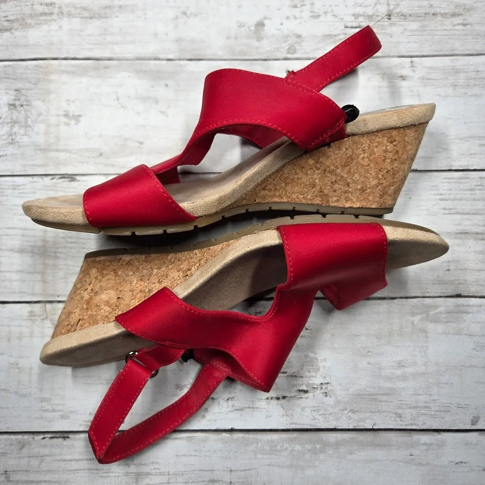 Bandolino Gannet2 Red Cork Wedge Asymmetrical Slingback Sandals Womens 9M Red